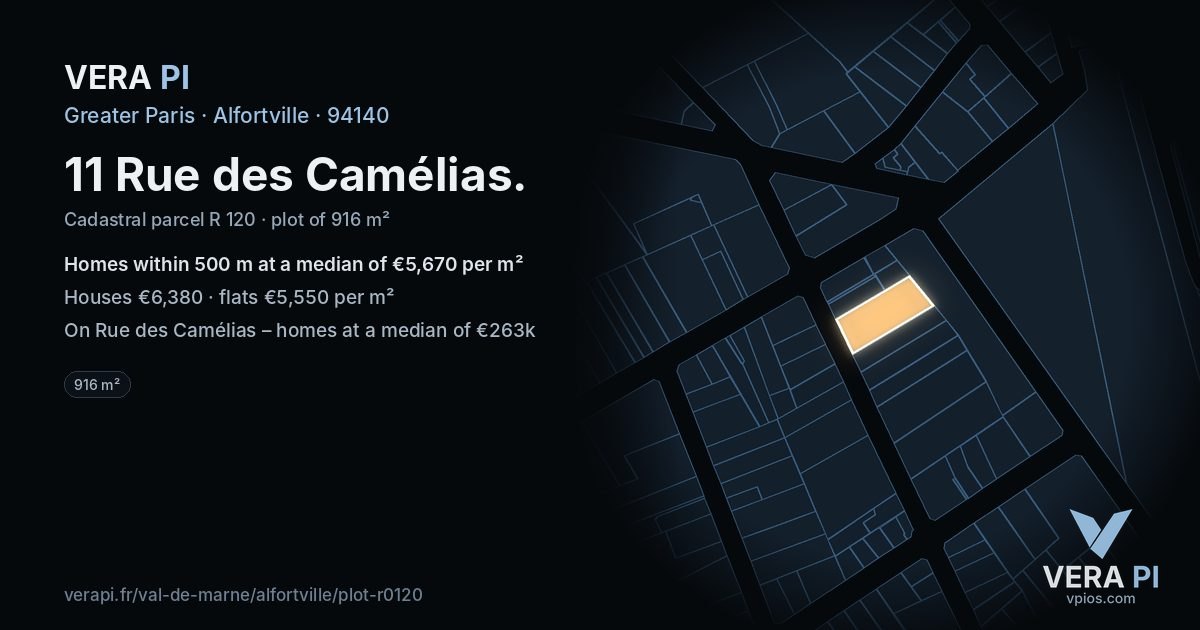 11 Rue des Camélias, Alfortville at night – the plot lit, the parcels around coloured by the prices near them