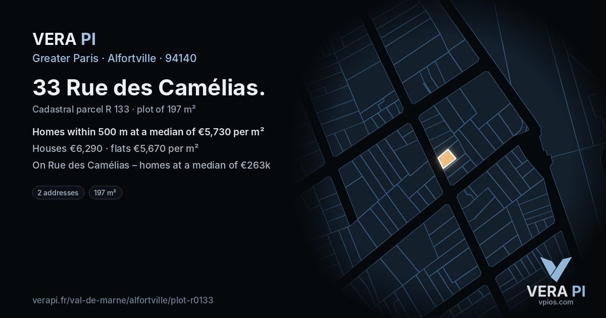 33 Rue des Camélias, Alfortville at night – the plot lit, the parcels around coloured by the prices near them