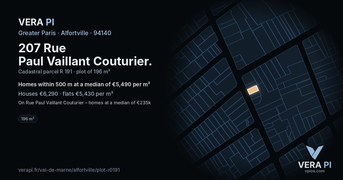 207 Rue Paul Vaillant Couturier, Alfortville at night – the plot lit, the parcels around coloured by the prices near them