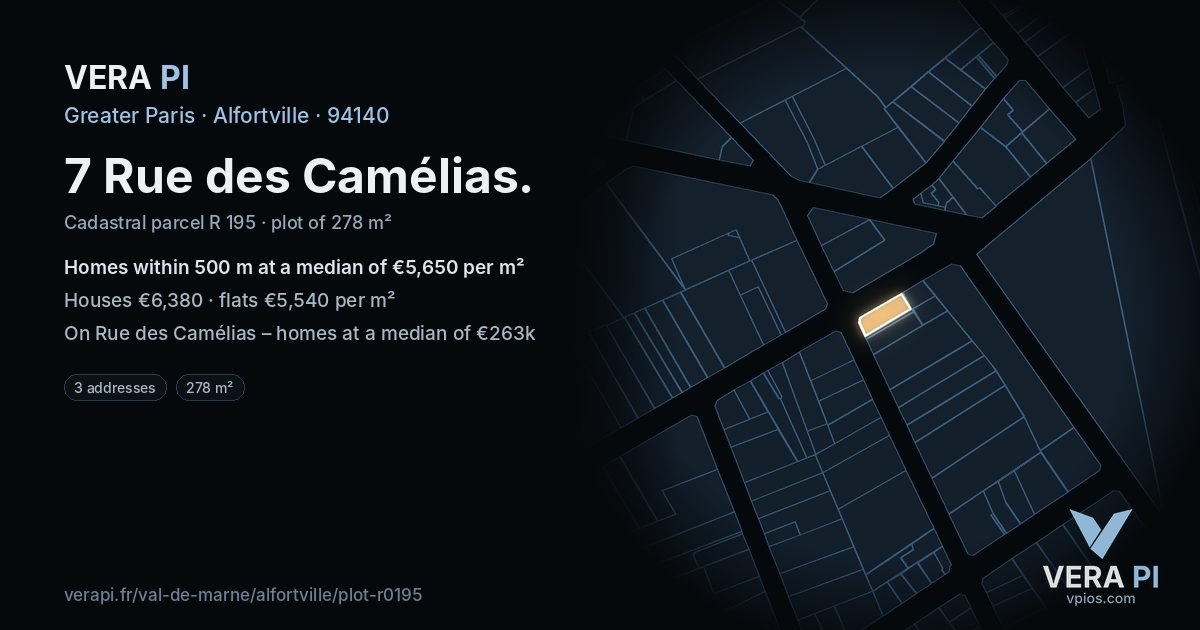 7 Rue des Camélias, Alfortville at night – the plot lit, the parcels around coloured by the prices near them