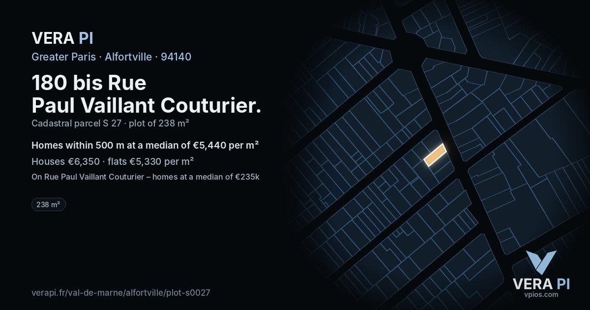 180 bis Rue Paul Vaillant Couturier, Alfortville at night – the plot lit, the parcels around coloured by the prices near them