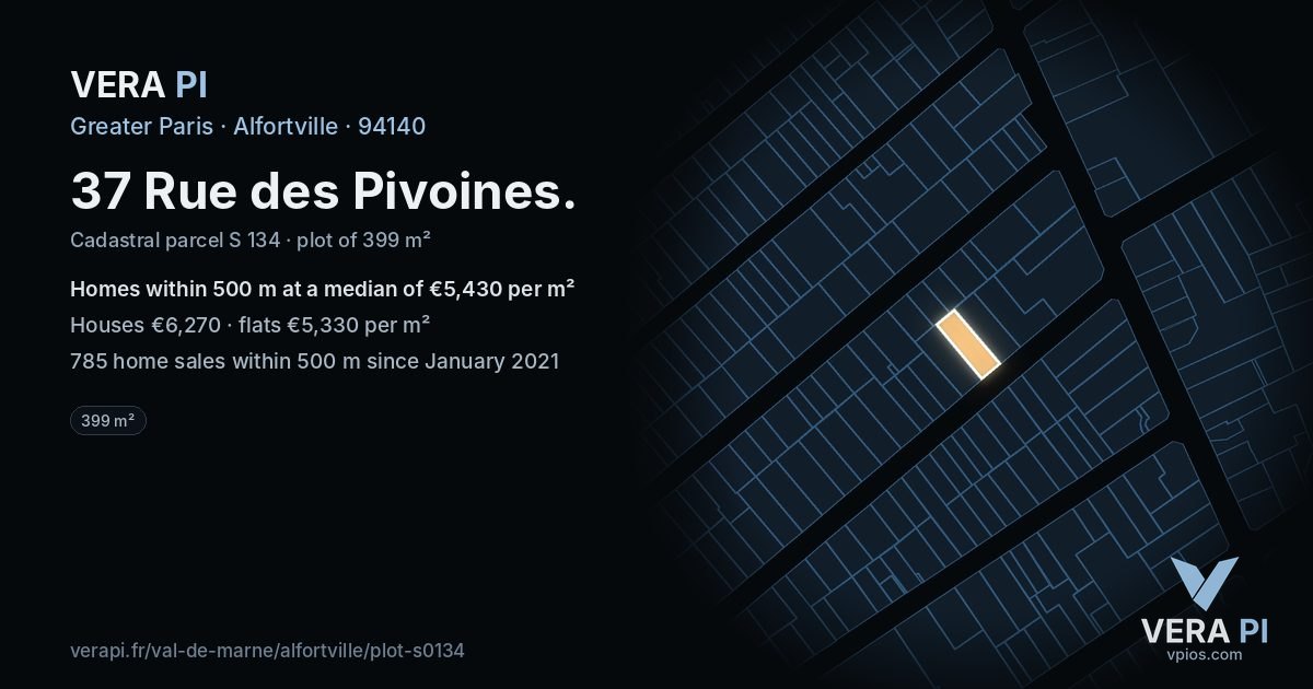 37 Rue des Pivoines, Alfortville at night – the plot lit, the parcels around coloured by the prices near them