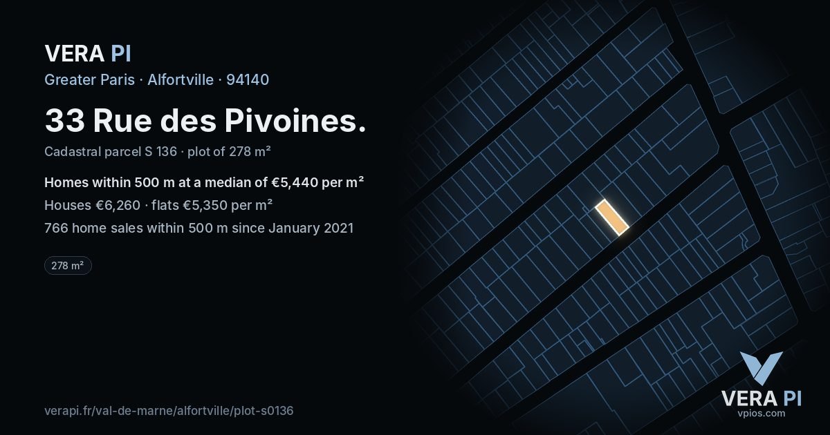33 Rue des Pivoines, Alfortville at night – the plot lit, the parcels around coloured by the prices near them