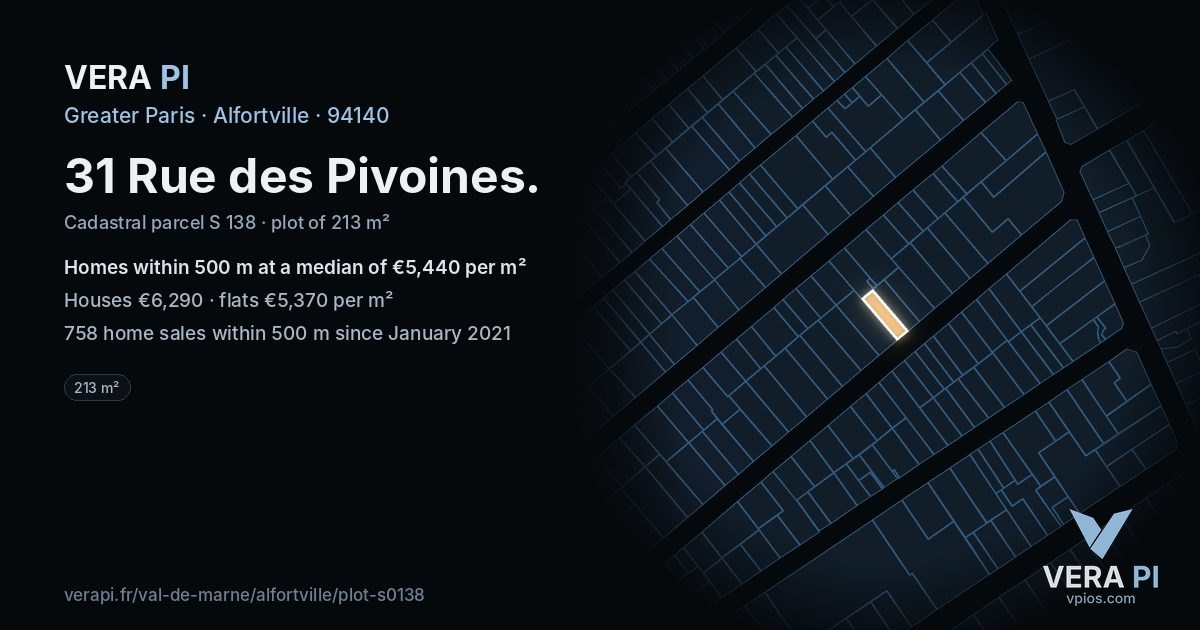 31 Rue des Pivoines, Alfortville at night – the plot lit, the parcels around coloured by the prices near them