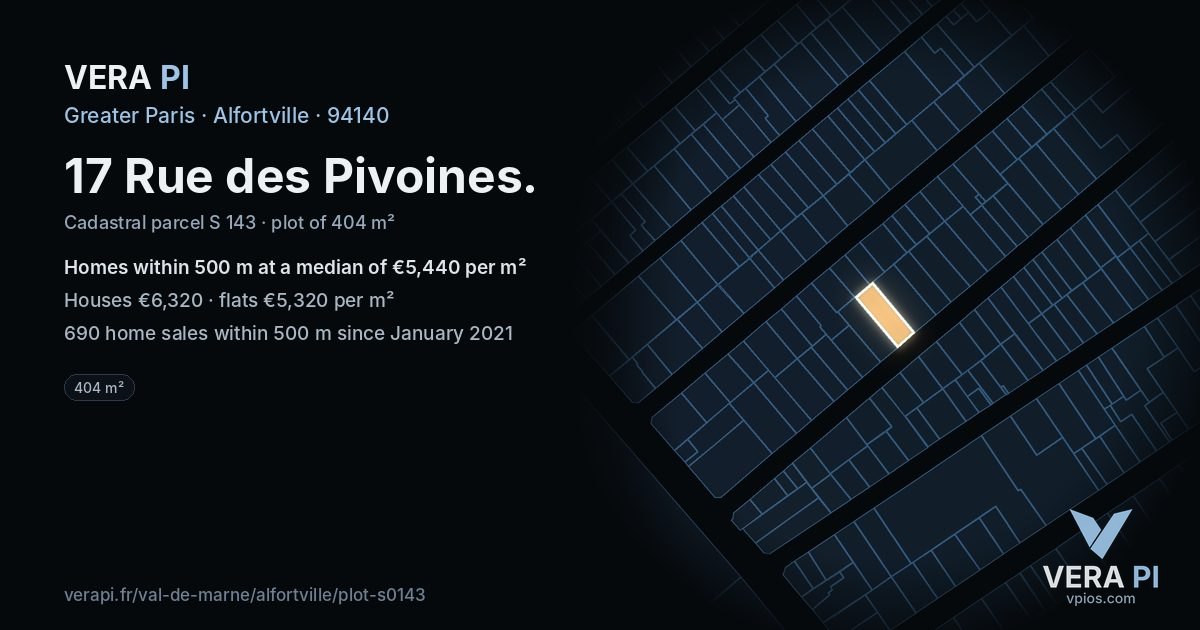 17 Rue des Pivoines, Alfortville at night – the plot lit, the parcels around coloured by the prices near them
