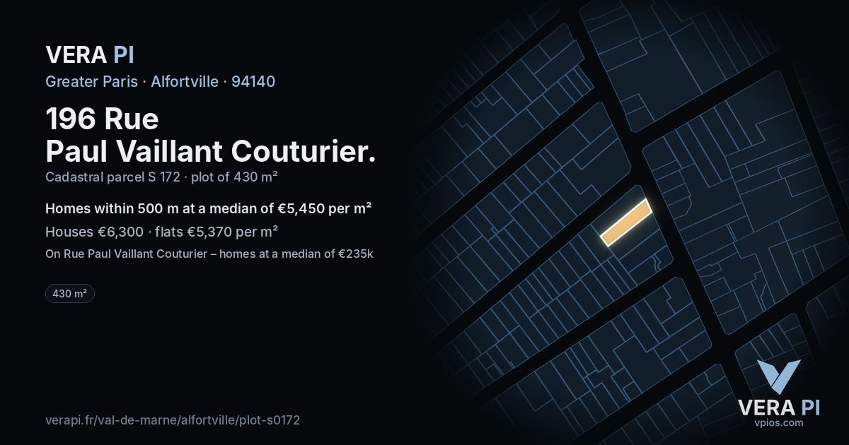 196 Rue Paul Vaillant Couturier, Alfortville at night – the plot lit, the parcels around coloured by the prices near them