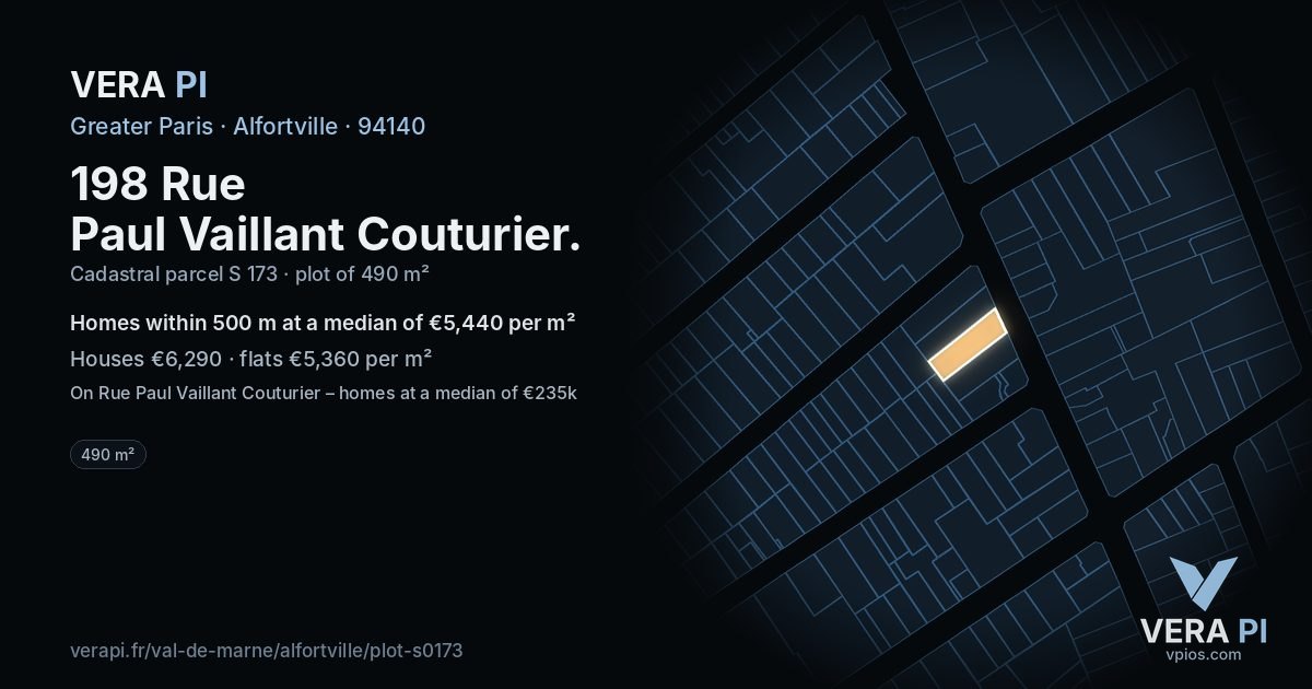 198 Rue Paul Vaillant Couturier, Alfortville at night – the plot lit, the parcels around coloured by the prices near them