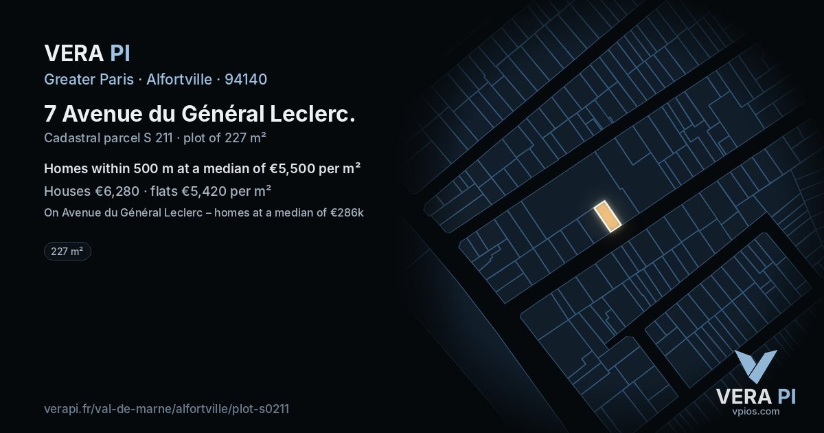 7 Avenue du Général Leclerc, Alfortville at night – the plot lit, the parcels around coloured by the prices near them