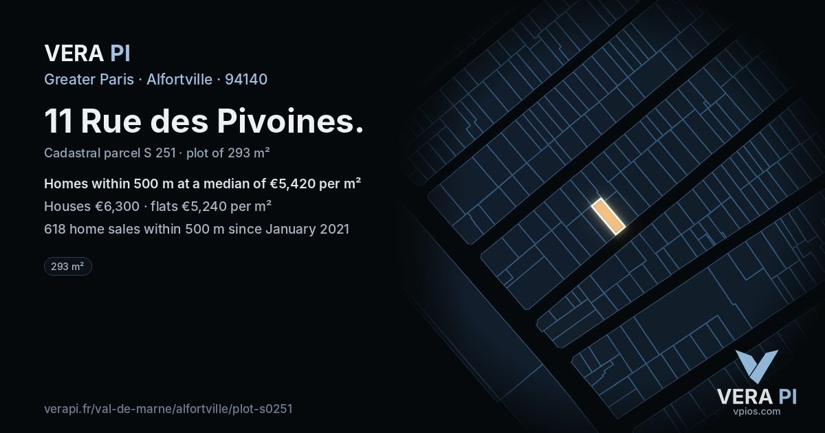 11 Rue des Pivoines, Alfortville at night – the plot lit, the parcels around coloured by the prices near them