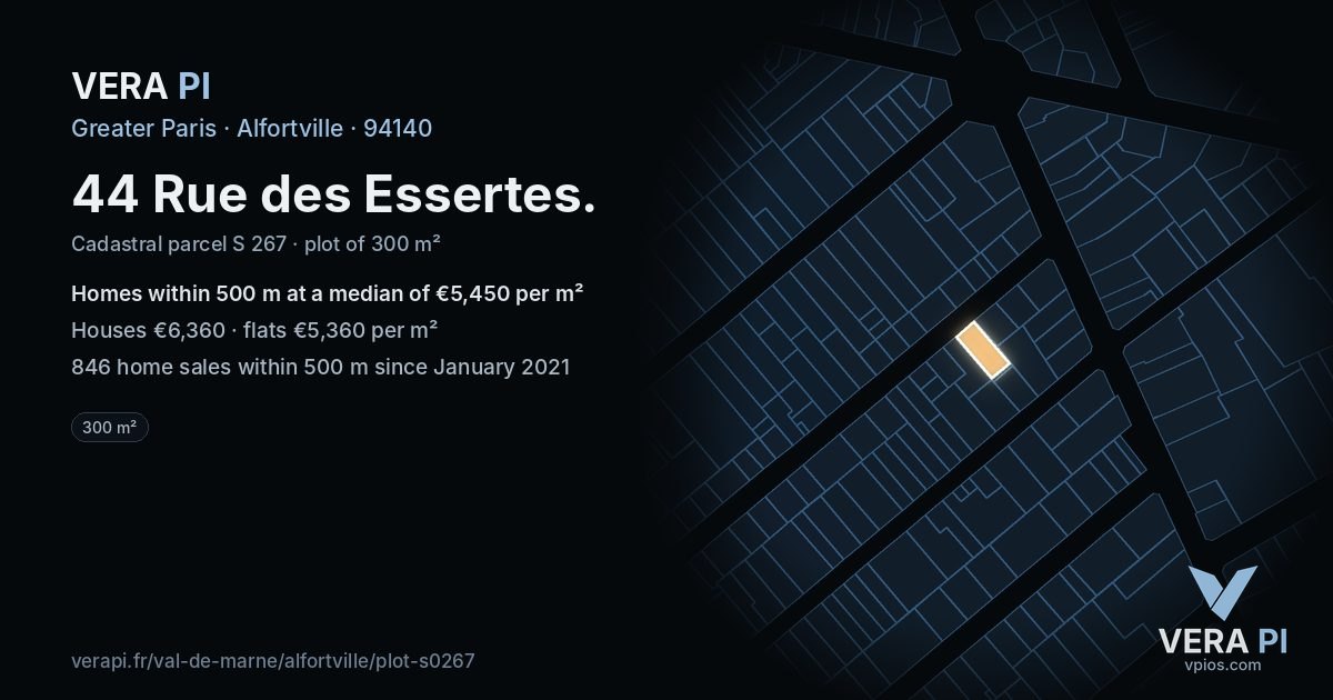 44 Rue des Essertes, Alfortville at night – the plot lit, the parcels around coloured by the prices near them