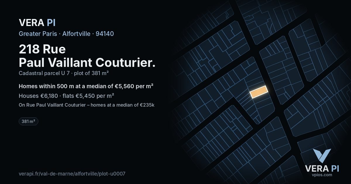218 Rue Paul Vaillant Couturier, Alfortville at night – the plot lit, the parcels around coloured by the prices near them