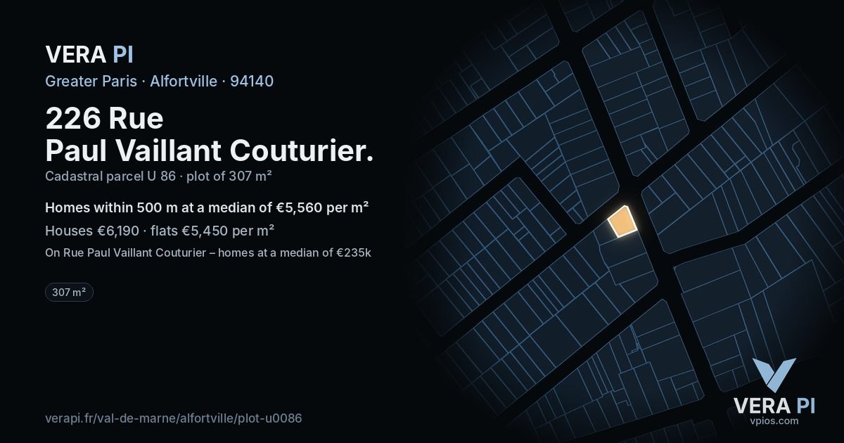 226 Rue Paul Vaillant Couturier, Alfortville at night – the plot lit, the parcels around coloured by the prices near them