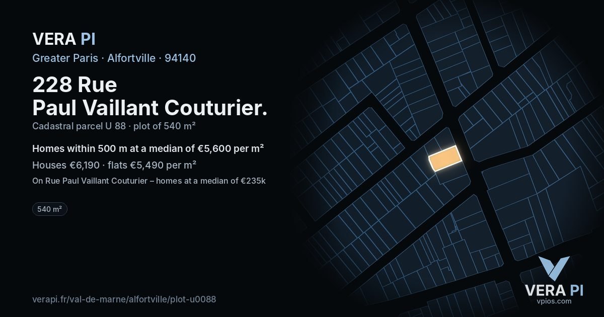 228 Rue Paul Vaillant Couturier, Alfortville at night – the plot lit, the parcels around coloured by the prices near them