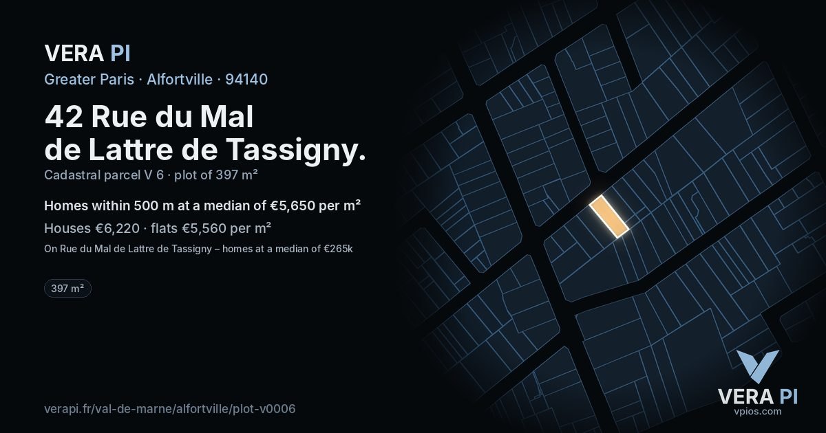 42 Rue du Mal de Lattre de Tassigny, Alfortville at night – the plot lit, the parcels around coloured by the prices near them