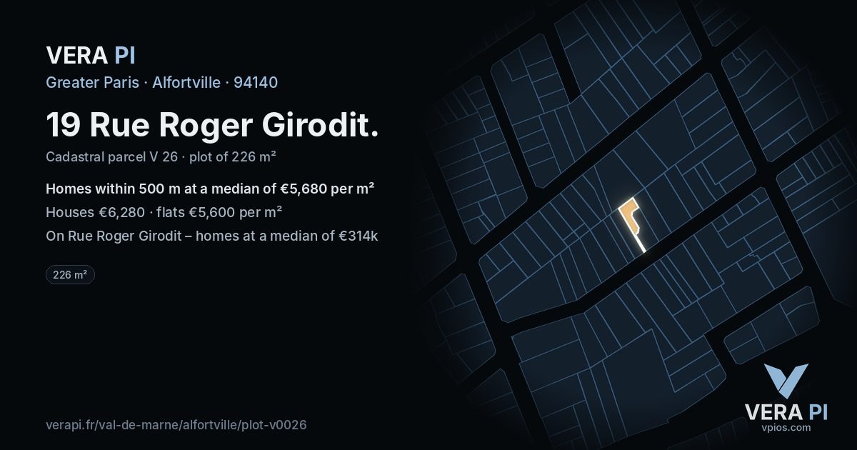 19 Rue Roger Girodit, Alfortville at night – the plot lit, the parcels around coloured by the prices near them
