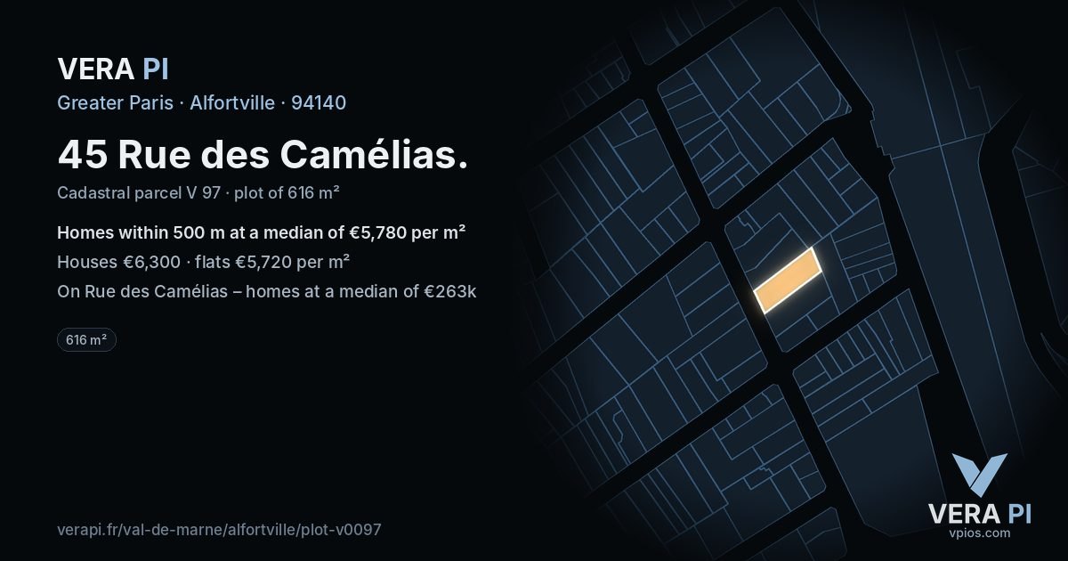 45 Rue des Camélias, Alfortville at night – the plot lit, the parcels around coloured by the prices near them