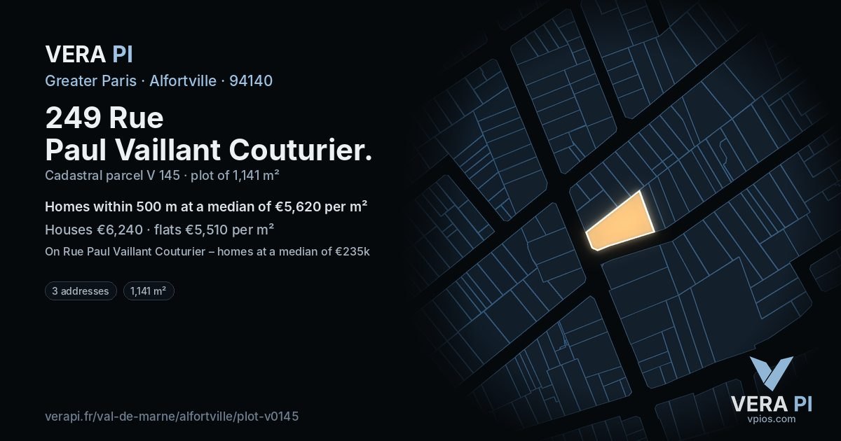 249 Rue Paul Vaillant Couturier, Alfortville at night – the plot lit, the parcels around coloured by the prices near them
