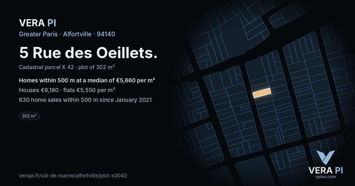 5 Rue des Oeillets, Alfortville at night – the plot lit, the parcels around coloured by the prices near them