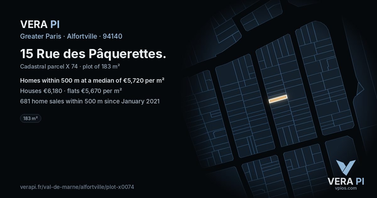15 Rue des Pâquerettes, Alfortville at night – the plot lit, the parcels around coloured by the prices near them