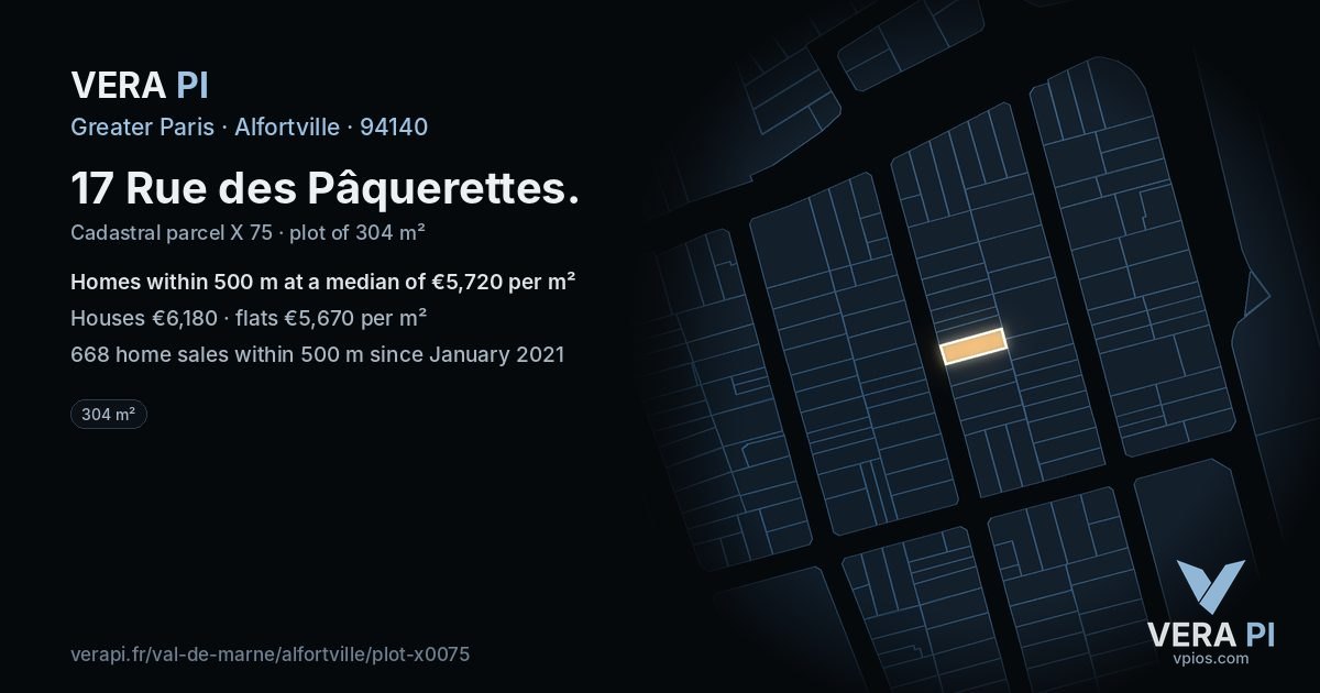 17 Rue des Pâquerettes, Alfortville at night – the plot lit, the parcels around coloured by the prices near them