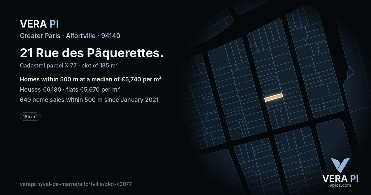 21 Rue des Pâquerettes, Alfortville at night – the plot lit, the parcels around coloured by the prices near them