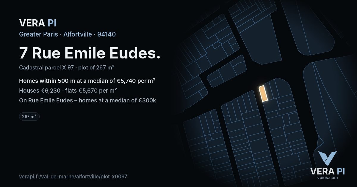 7 Rue Emile Eudes, Alfortville at night – the plot lit, the parcels around coloured by the prices near them