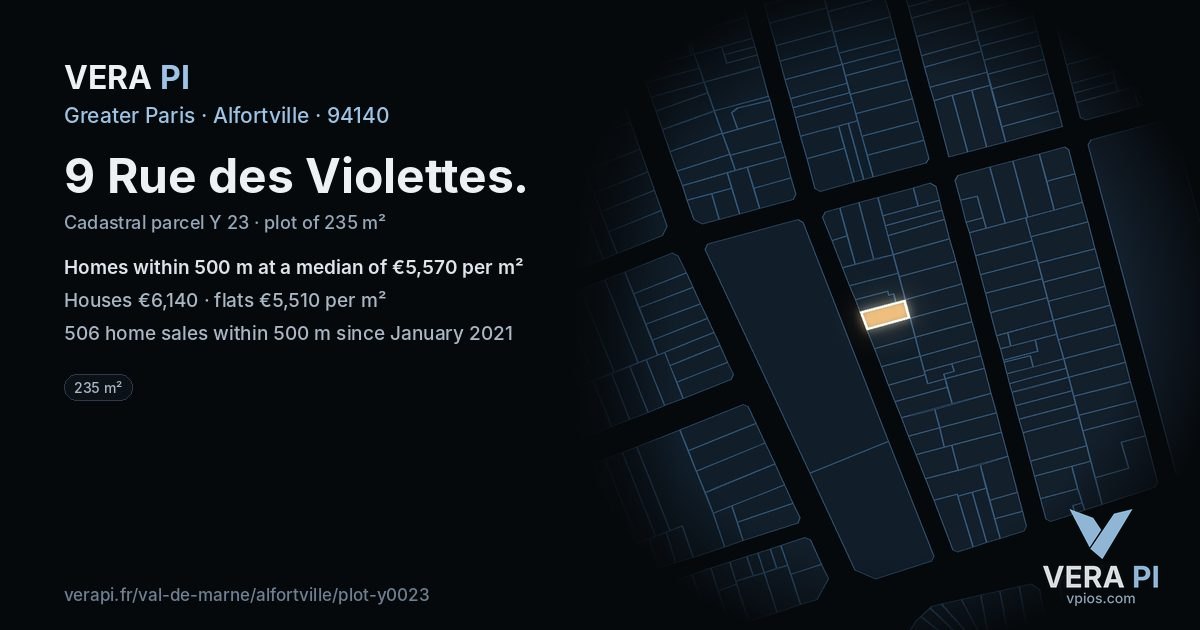 9 Rue des Violettes, Alfortville at night – the plot lit, the parcels around coloured by the prices near them