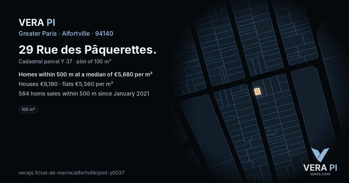 29 Rue des Pâquerettes, Alfortville at night – the plot lit, the parcels around coloured by the prices near them