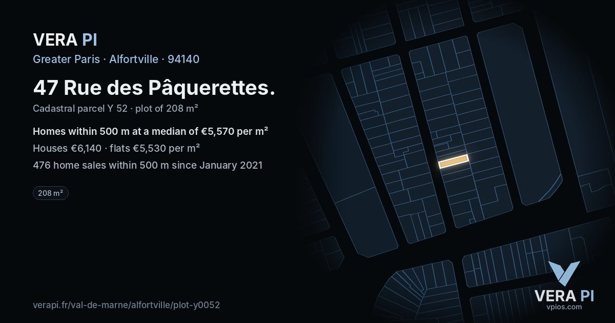 47 Rue des Pâquerettes, Alfortville at night – the plot lit, the parcels around coloured by the prices near them