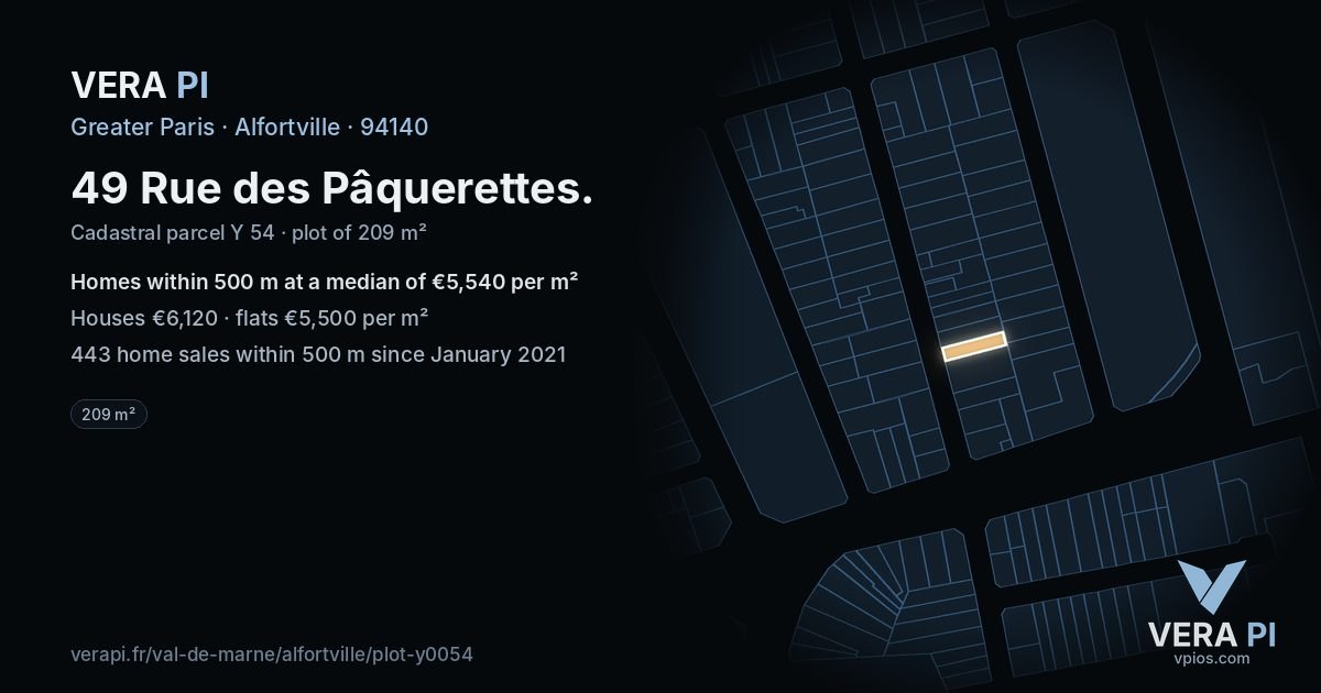 49 Rue des Pâquerettes, Alfortville at night – the plot lit, the parcels around coloured by the prices near them