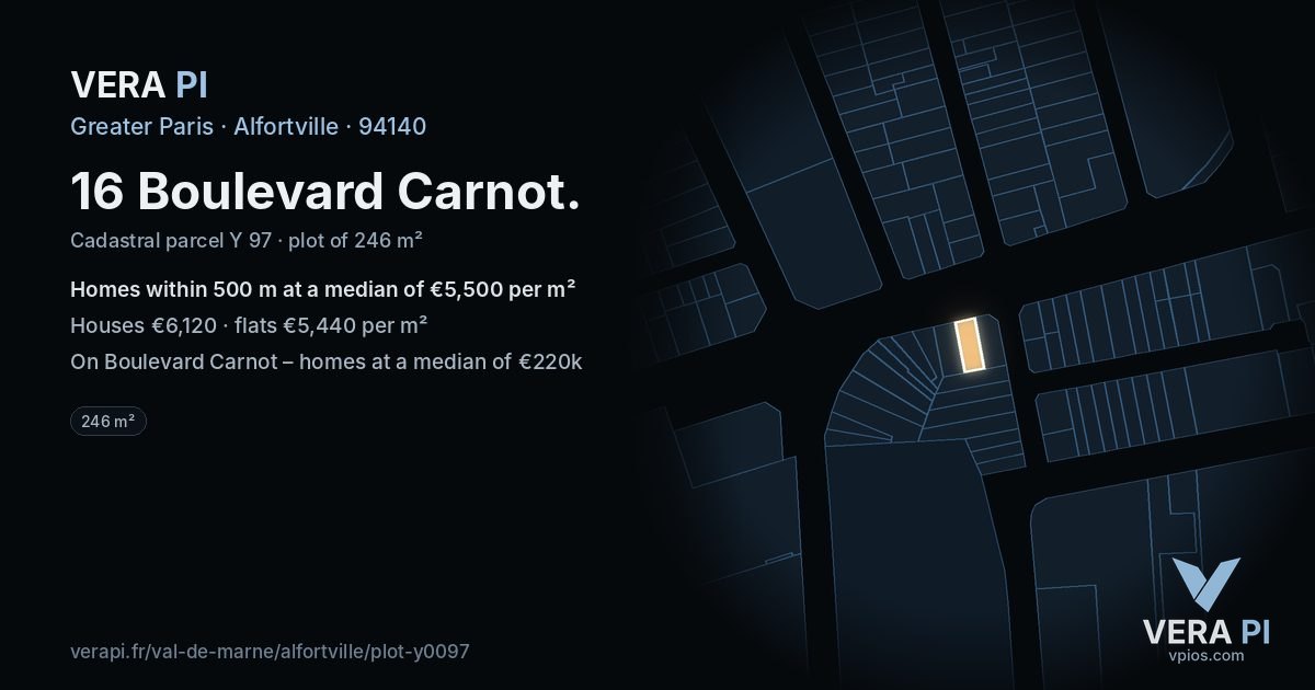 16 Boulevard Carnot, Alfortville at night – the plot lit, the parcels around coloured by the prices near them