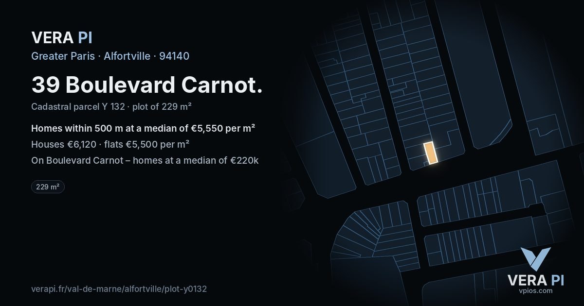 39 Boulevard Carnot, Alfortville at night – the plot lit, the parcels around coloured by the prices near them