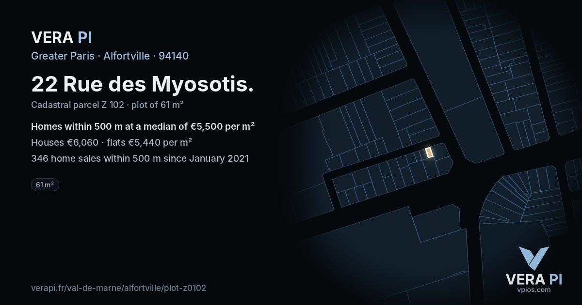 22 Rue des Myosotis, Alfortville at night – the plot lit, the parcels around coloured by the prices near them