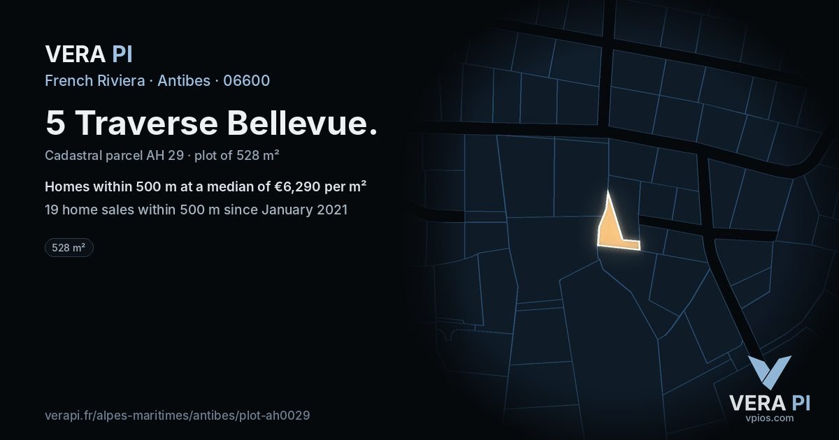 5 Traverse Bellevue, Antibes at night – the plot lit, the parcels around coloured by the prices near them