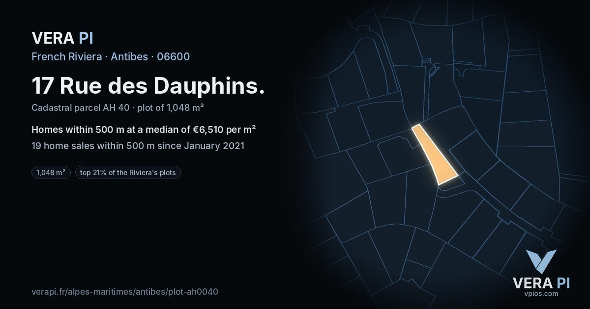 17 Rue des Dauphins, Antibes at night – the plot lit, the parcels around coloured by the prices near them