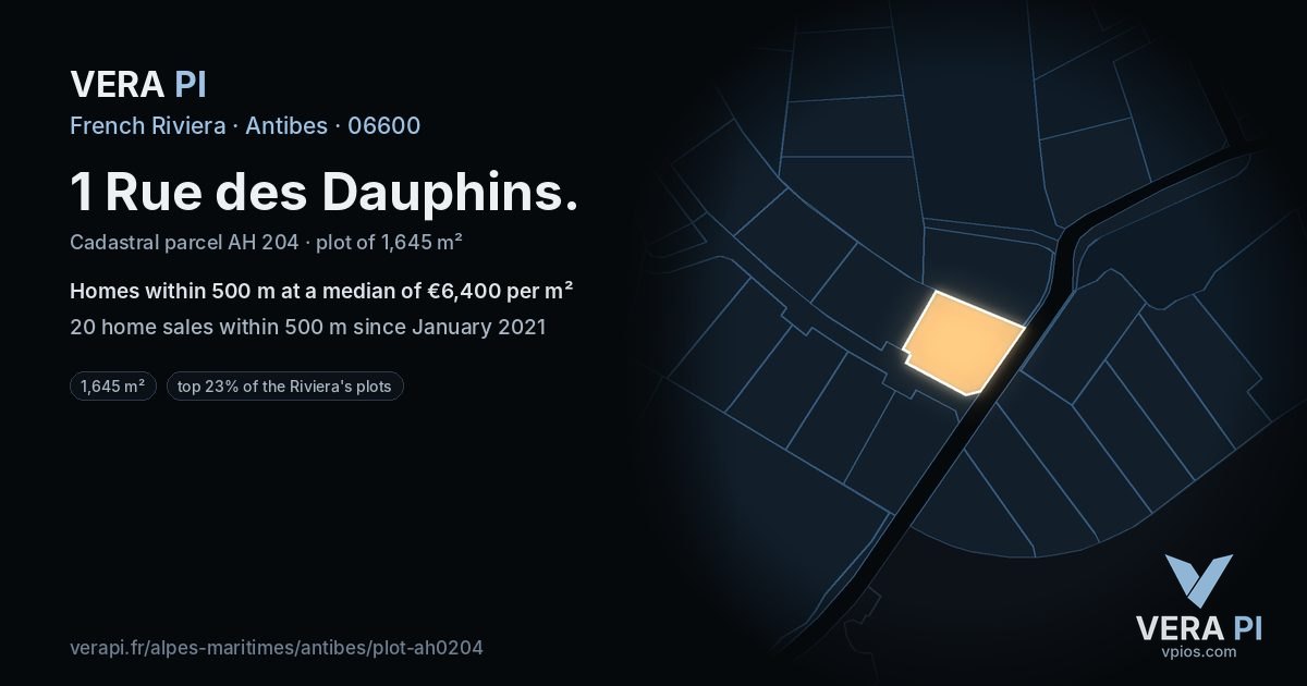 1 Rue des Dauphins, Antibes at night – the plot lit, the parcels around coloured by the prices near them