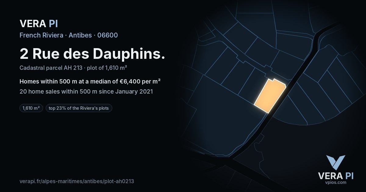 2 Rue des Dauphins, Antibes at night – the plot lit, the parcels around coloured by the prices near them