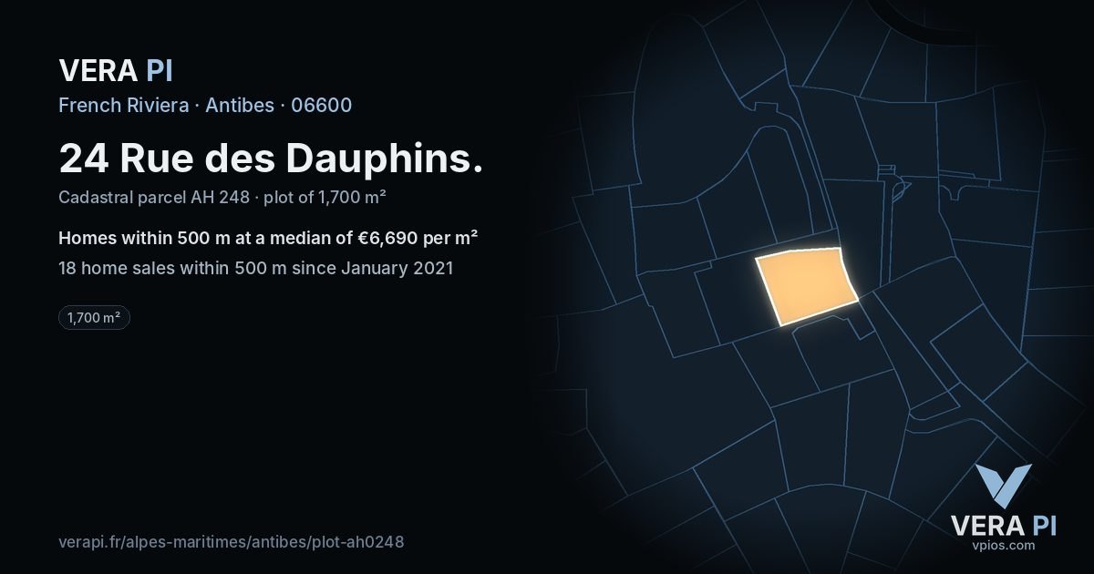 24 Rue des Dauphins, Antibes at night – the plot lit, the parcels around coloured by the prices near them