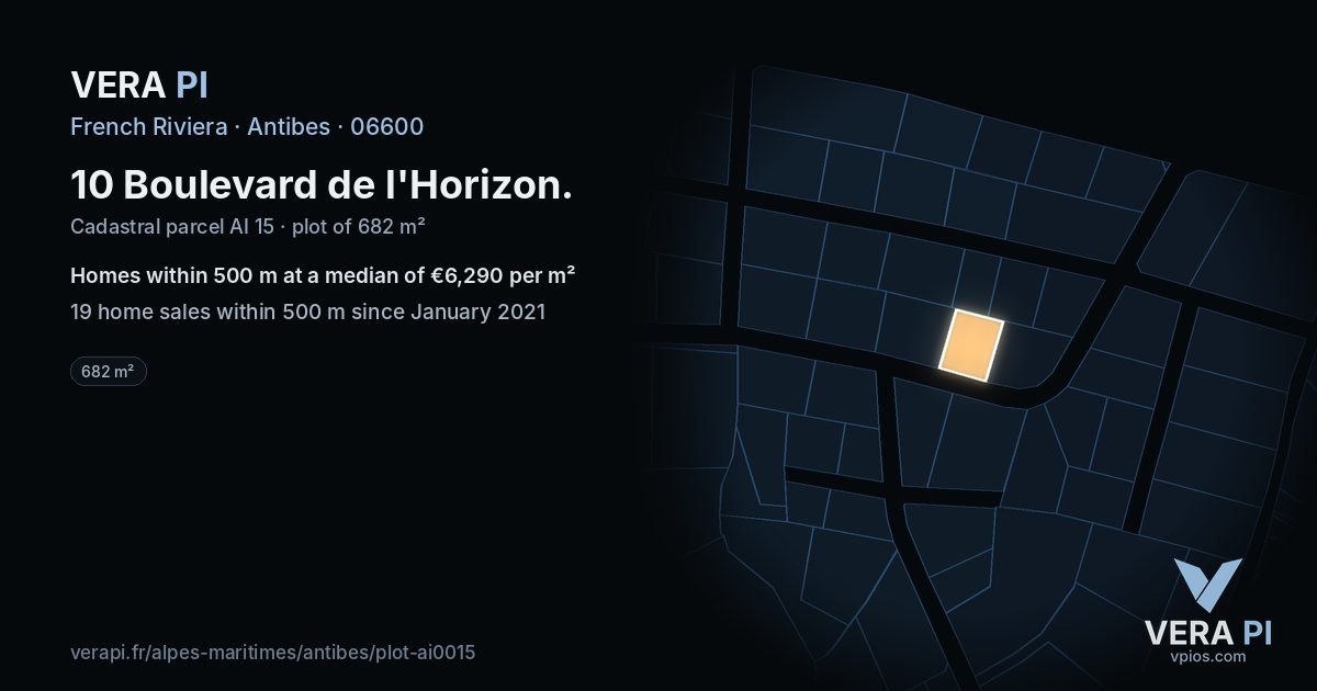 10 Boulevard de l'Horizon, Antibes at night – the plot lit, the parcels around coloured by the prices near them