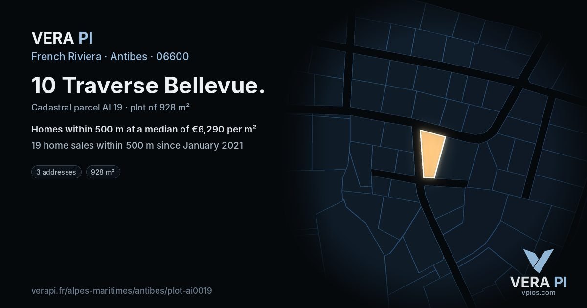 10 Traverse Bellevue, Antibes at night – the plot lit, the parcels around coloured by the prices near them