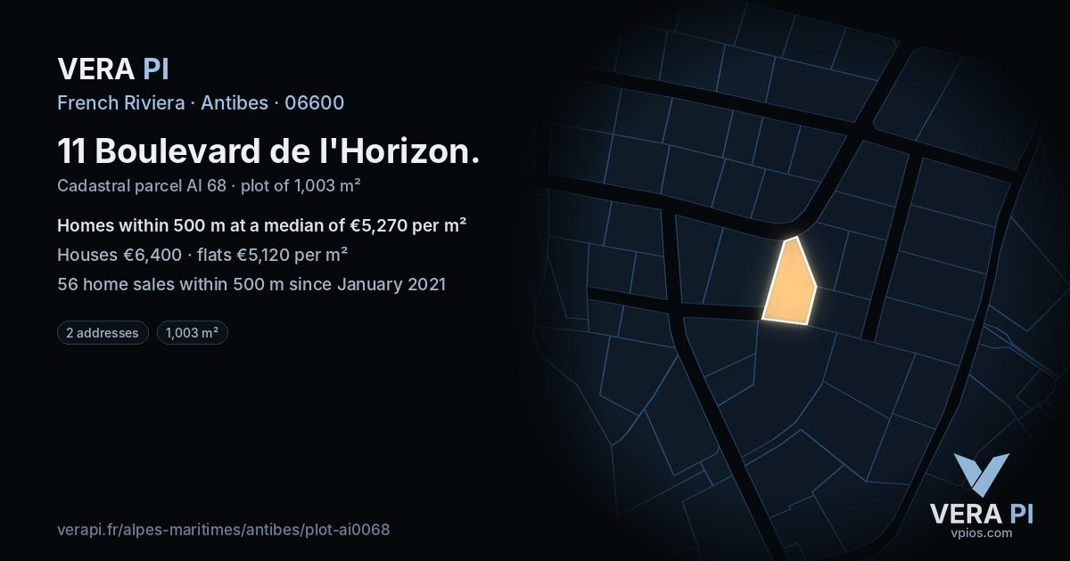 11 Boulevard de l'Horizon, Antibes at night – the plot lit, the parcels around coloured by the prices near them