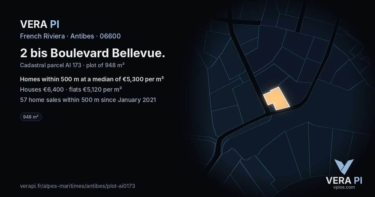 2 bis Boulevard Bellevue, Antibes at night – the plot lit, the parcels around coloured by the prices near them