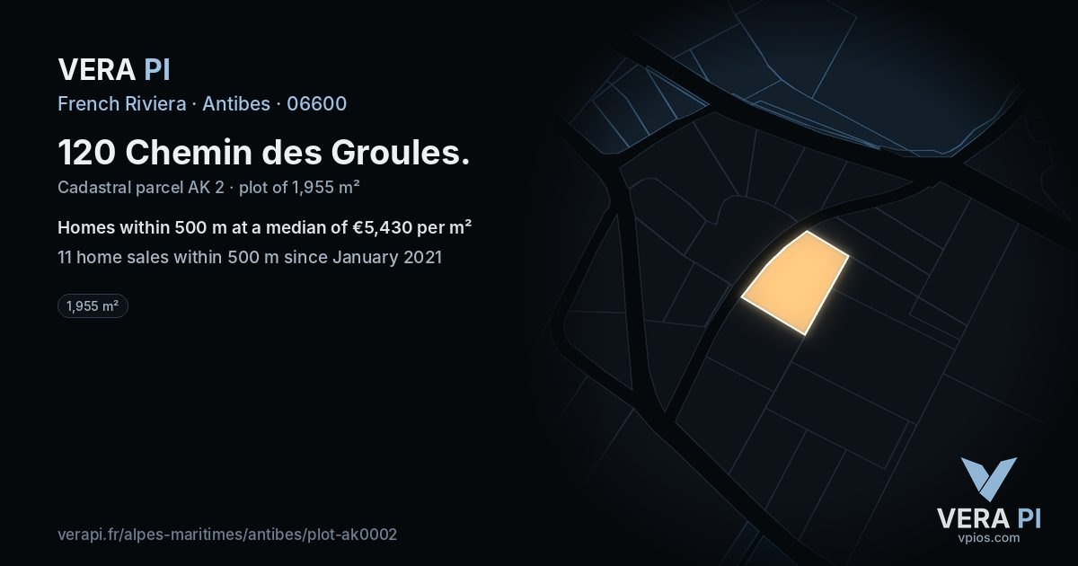 120 Chemin des Groules, Antibes at night – the plot lit, the parcels around coloured by the prices near them