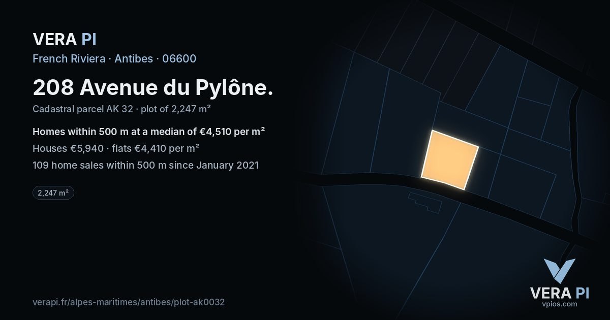 208 Avenue du Pylône, Antibes at night – the plot lit, the parcels around coloured by the prices near them