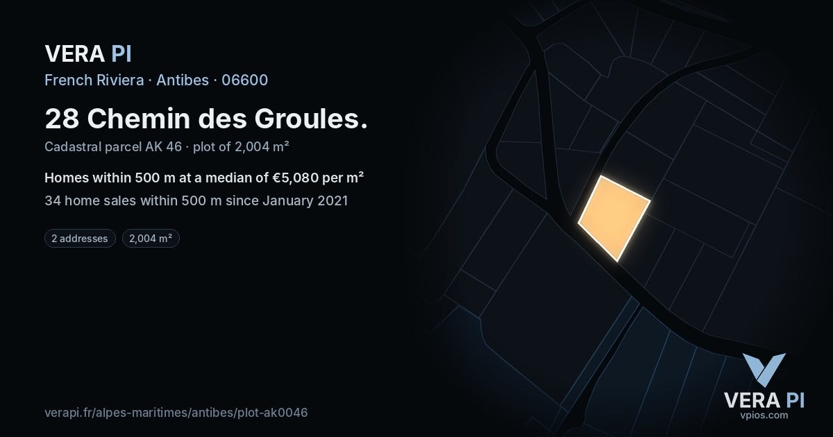 28 Chemin des Groules, Antibes at night – the plot lit, the parcels around coloured by the prices near them