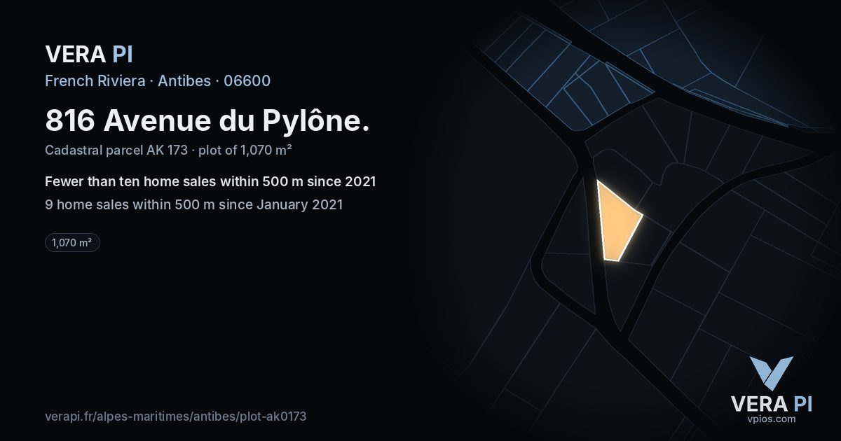 816 Avenue du Pylône, Antibes at night – the plot lit, the parcels around coloured by the prices near them