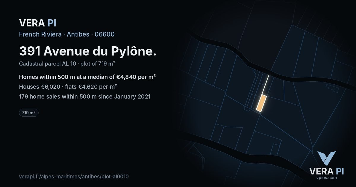 391 Avenue du Pylône, Antibes at night – the plot lit, the parcels around coloured by the prices near them