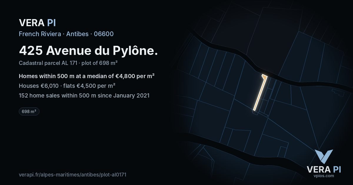 425 Avenue du Pylône, Antibes at night – the plot lit, the parcels around coloured by the prices near them