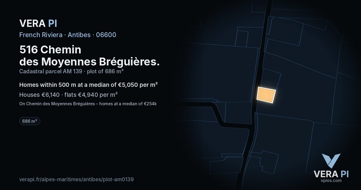 516 Chemin des Moyennes Bréguières, Antibes at night – the plot lit, the parcels around coloured by the prices near them