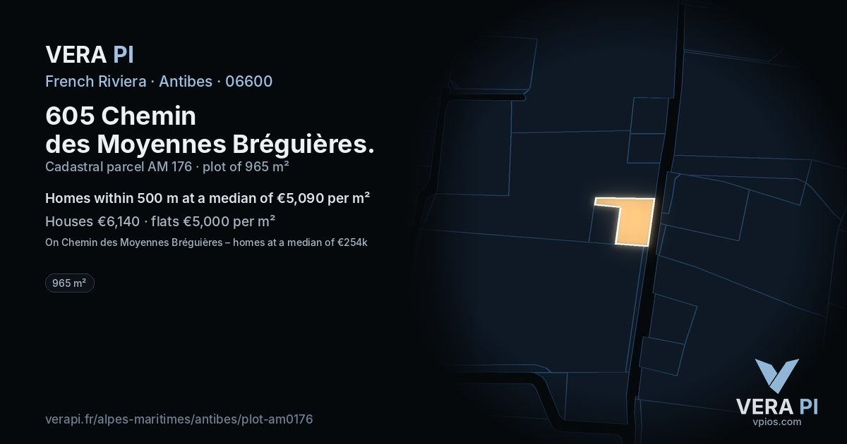 605 Chemin des Moyennes Bréguières, Antibes at night – the plot lit, the parcels around coloured by the prices near them